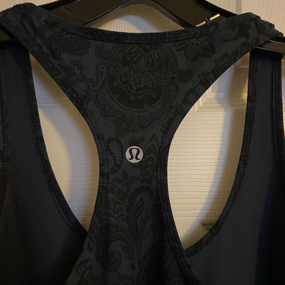 EUC RARE Lululemon Tank - Picture 7 of 8